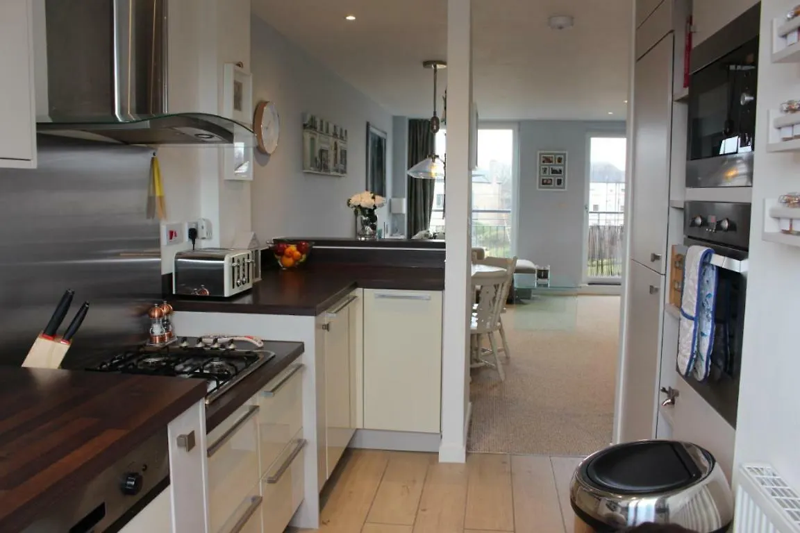 East Pilton - 2 Bed Edinburgh Apartment Free Parking & Balcony United Kingdom